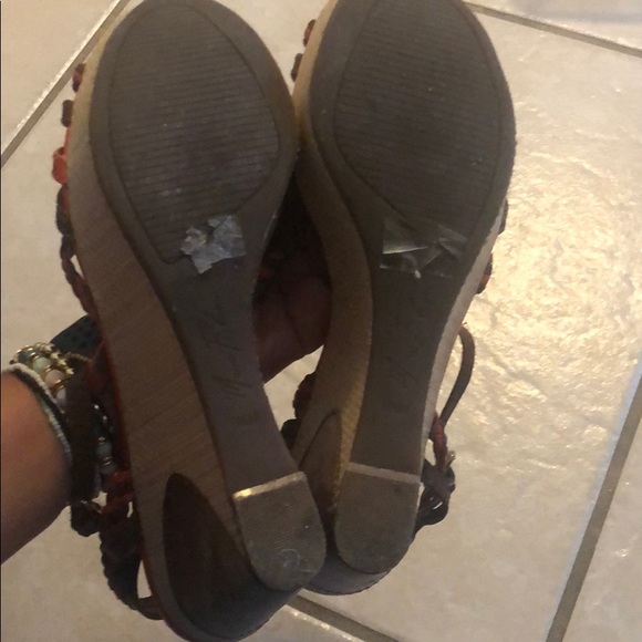 Marc Fisher 9.5M woman’s wedge - Picture 3 of 7